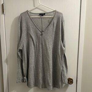 Stylish Gray V-Neck Long Sleeve Top